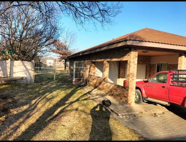 5 BEDROOM HOUSE FOR SALE IN CLOCOLAN